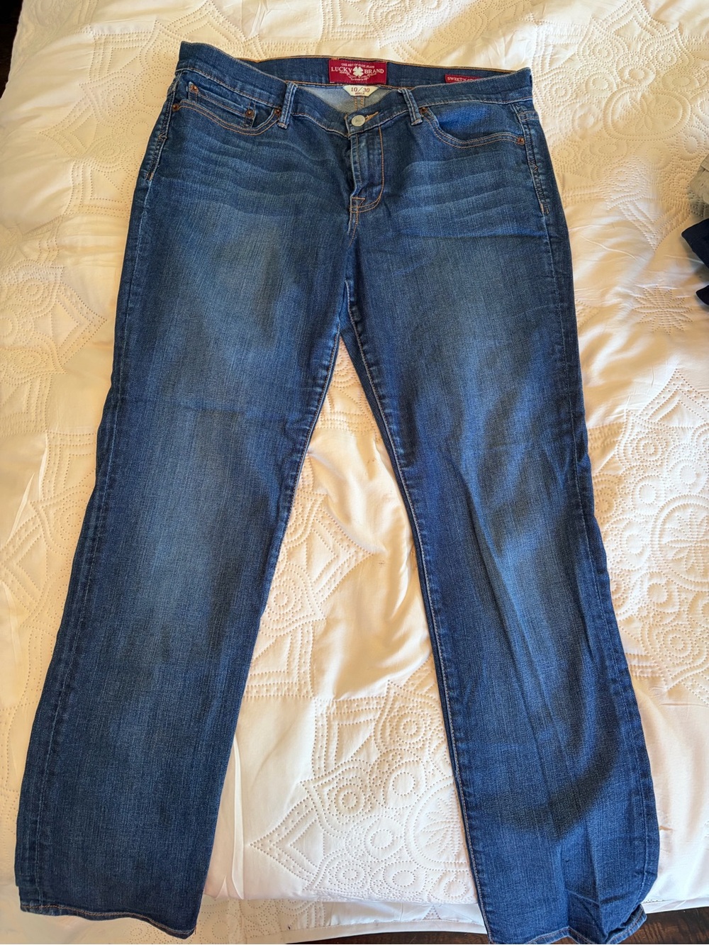 Lucky Brand Women's Straight Leg Jeans in Medium Blue Wash